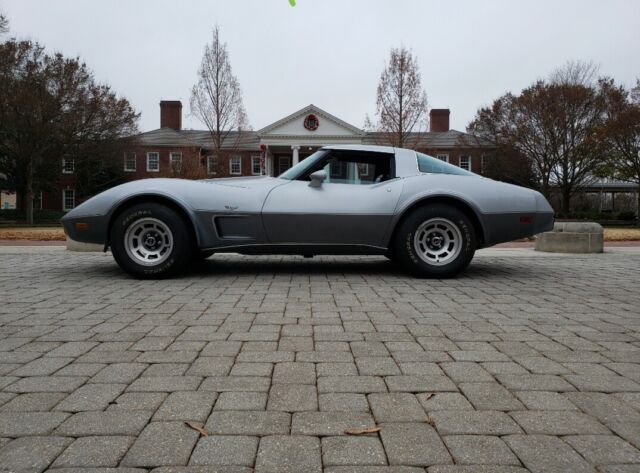 Chevrolet Corvette 1978 image number 0