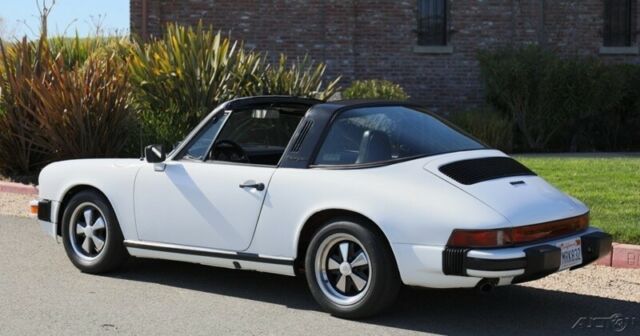 Porsche 911 1976 image number 23