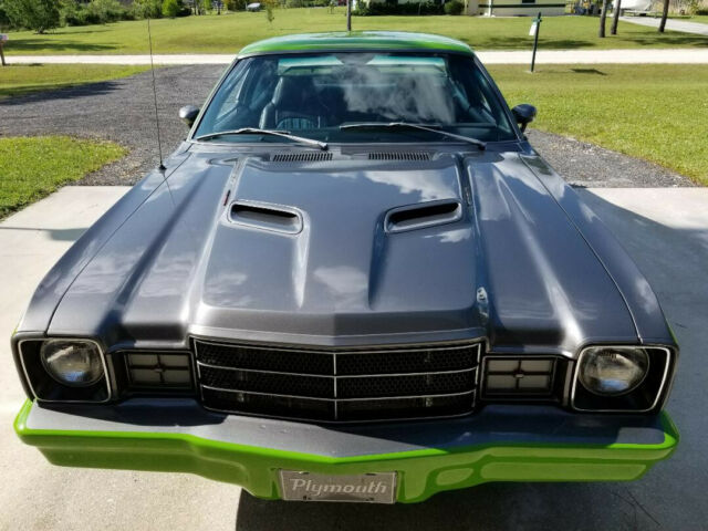 Plymouth Road Runner 1976 image number 10