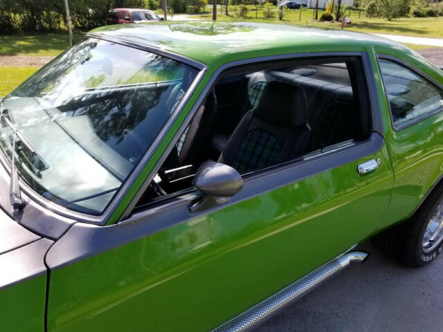 Plymouth Road Runner 1976 image number 31
