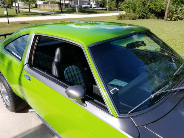 Plymouth Road Runner 1976 image number 32