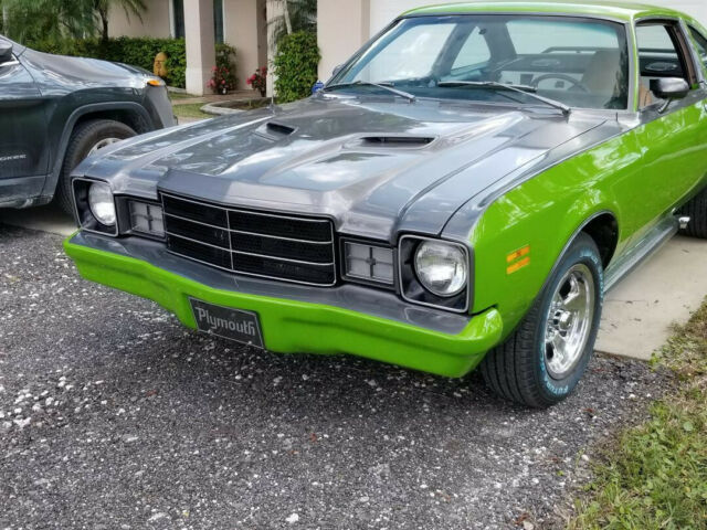 Plymouth Road Runner 1976 image number 35