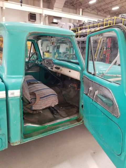 Ford F-250 1965 image number 19