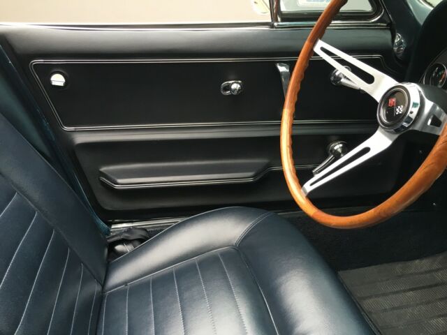 Chevrolet Corvette 1966 image number 18