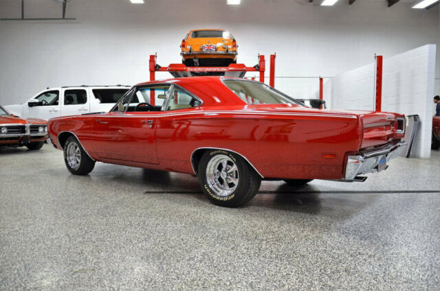 Plymouth Road Runner 1969 image number 2