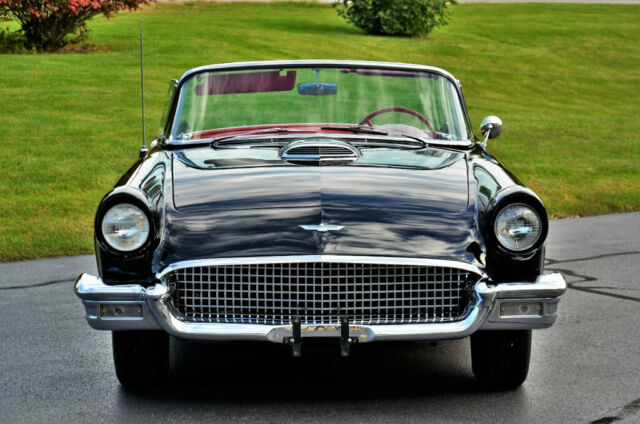 Ford Thunderbird 1957 image number 2