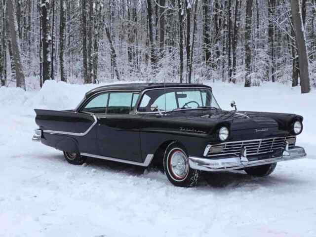 Ford Fairlane 1957 image number 0