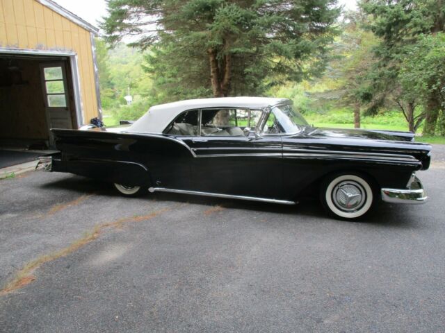 Ford Fairlane 1957 image number 3