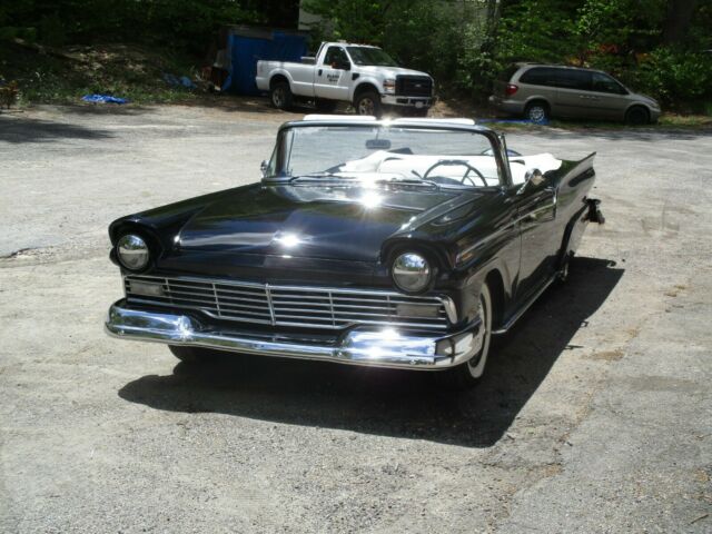 Ford Fairlane 1957 image number 4