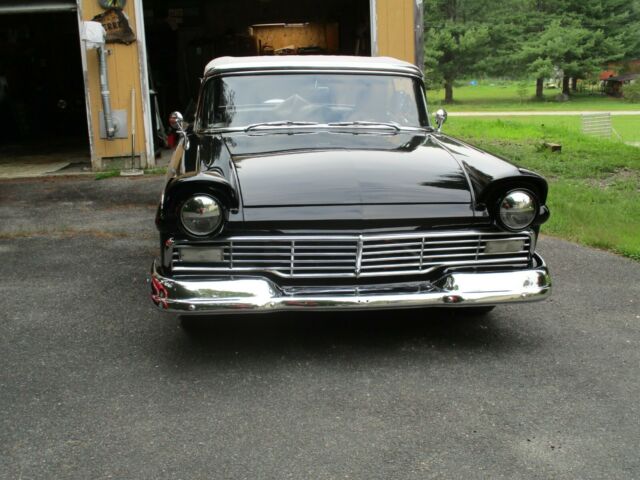 Ford Fairlane 1957 image number 6