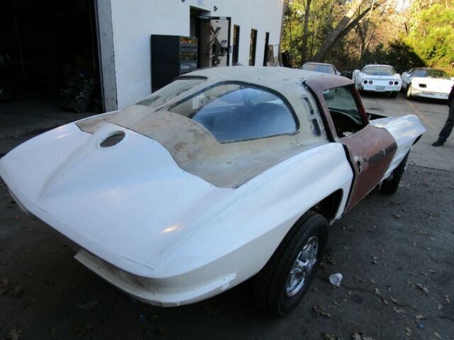 Chevrolet Corvette 1963 image number 11