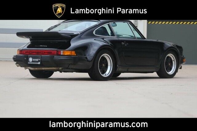 Porsche 911 1977 image number 19