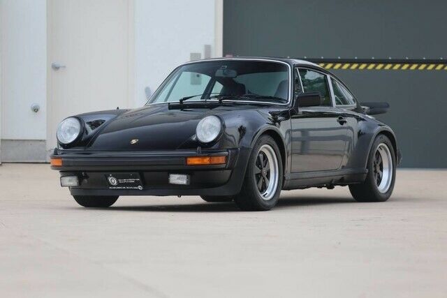 Porsche 911 1977 image number 2