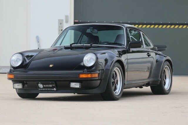 Porsche 911 1977 image number 3