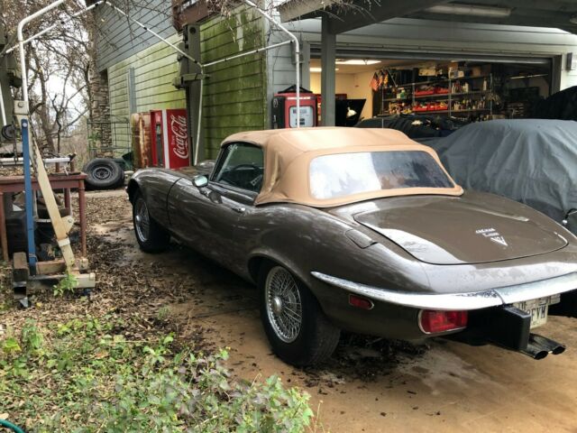 Jaguar E-Type 1973 image number 4