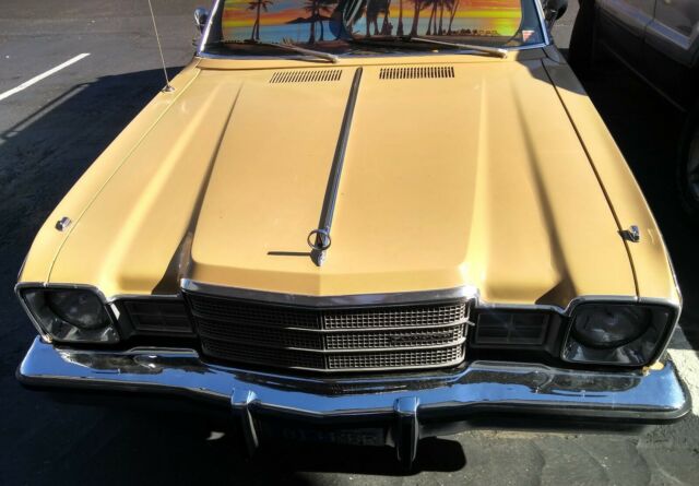 Plymouth Volare 1976 image number 24