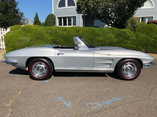 Chevrolet Corvette 1964 image number 31