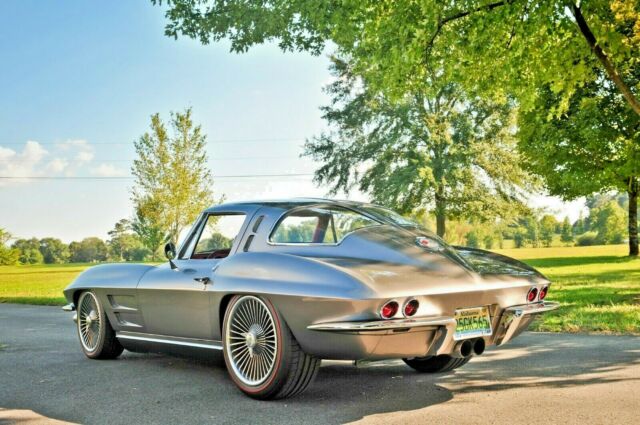 Chevrolet Corvette 1963 image number 2