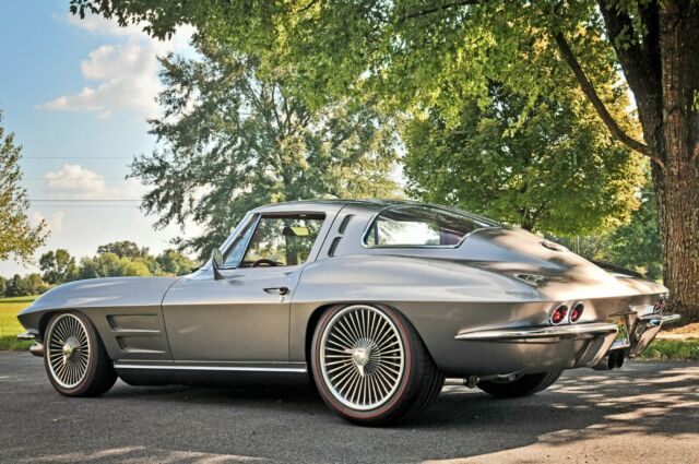 Chevrolet Corvette 1963 image number 27