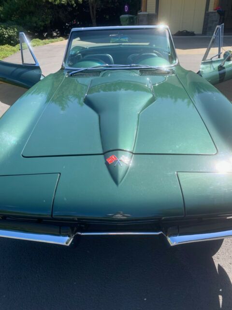 Chevrolet Corvette 1965 image number 39