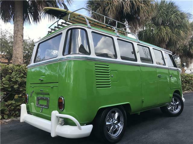 Volkswagen Bus/Vanagon 1973 image number 10
