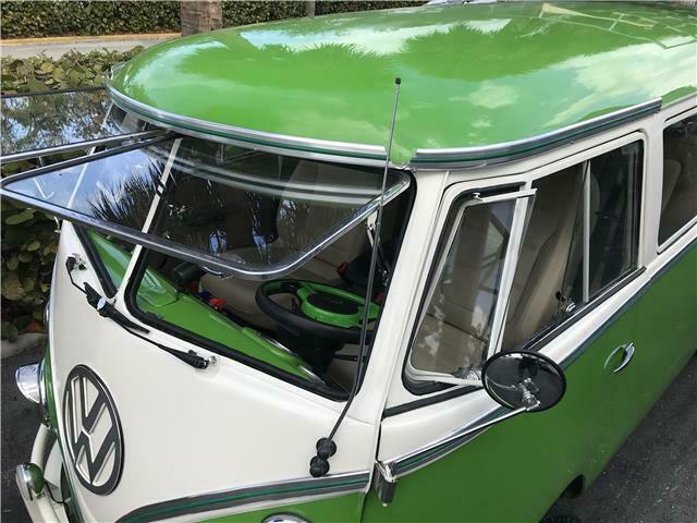 Volkswagen Bus/Vanagon 1973 image number 13