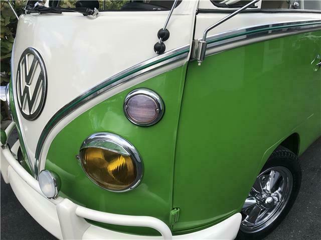 Volkswagen Bus/Vanagon 1973 image number 14