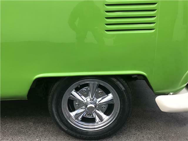 Volkswagen Bus/Vanagon 1973 image number 6