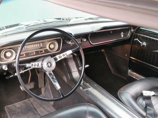 Ford Mustang 1965 image number 28