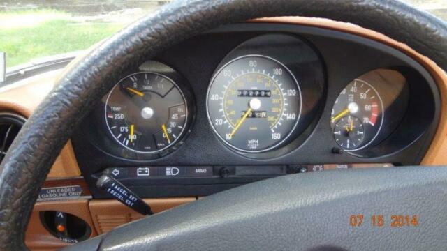 Mercedes-Benz SL-Class 1979 image number 11