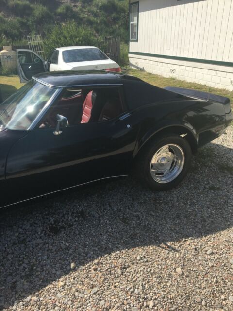 Chevrolet Corvette 1976 image number 14