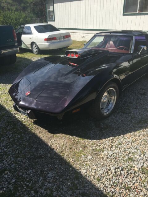 Chevrolet Corvette 1976 image number 17