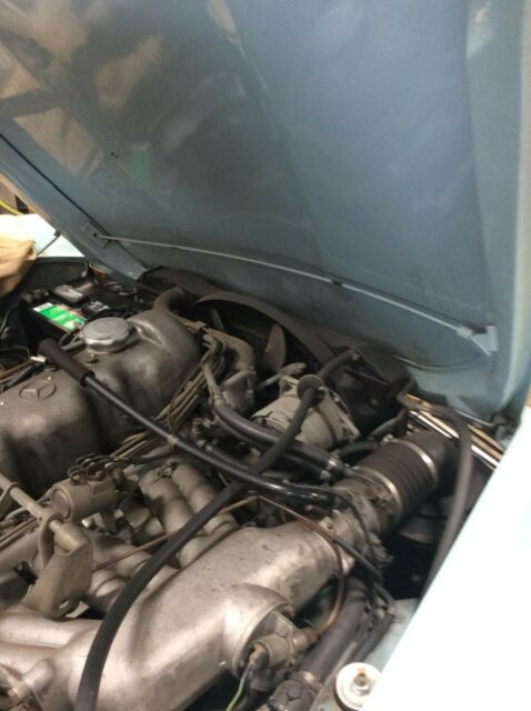 Mercedes-Benz SL-Class 1967 image number 33
