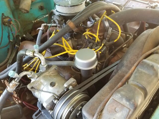 International Harvester C100 1962 image number 4