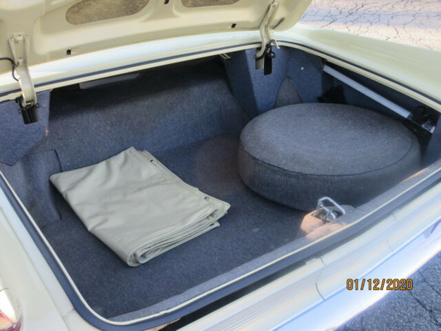 Cadillac DeVille 1962 image number 20