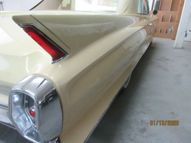 Cadillac DeVille 1962 image number 29