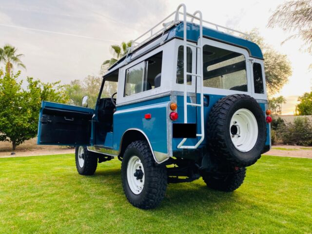 Land Rover Defender 1973 image number 21