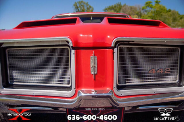 Oldsmobile Cutlass 1972 image number 2