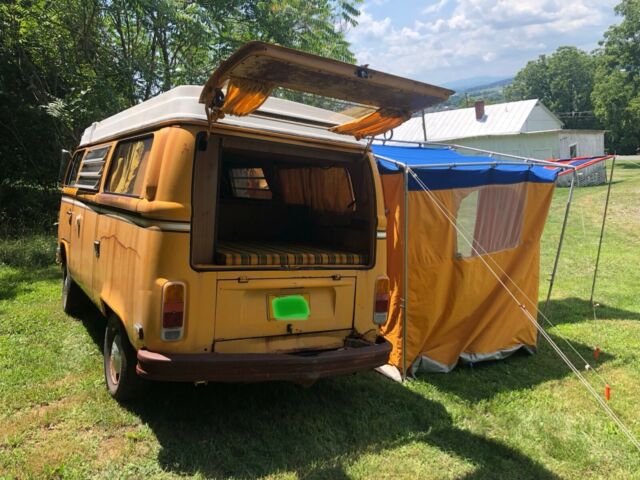 Volkswagen Bus/Vanagon 1976 image number 22