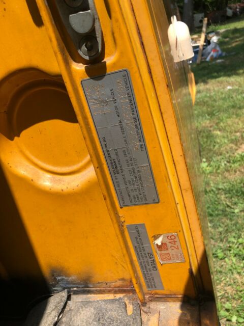 Volkswagen Bus/Vanagon 1976 image number 33