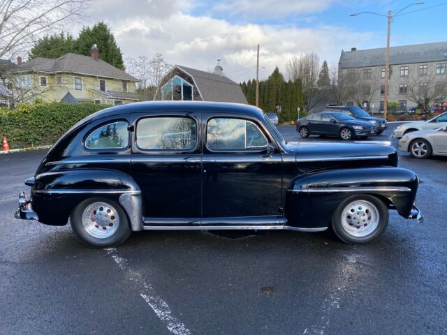 Ford Super Deluxe 1947 image number 4