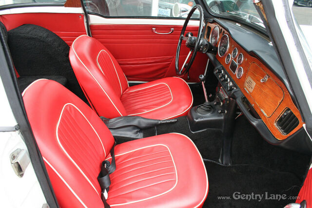 Triumph TR4A 1965 image number 11