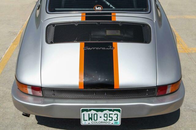 Porsche 911 1976 image number 11