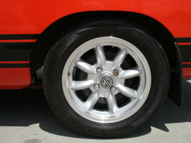 MG MGB 1976 image number 32