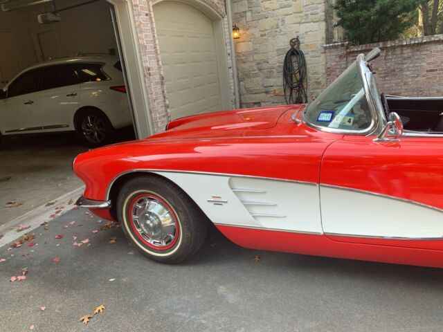 Chevrolet Corvette 1961 image number 2