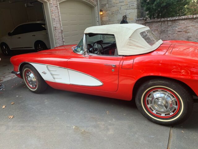 Chevrolet Corvette 1961 image number 36