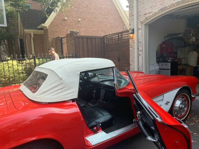 Chevrolet Corvette 1961 image number 43