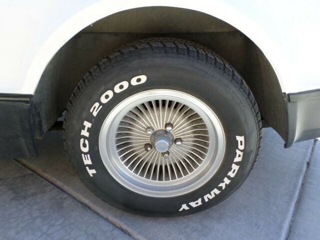 Bricklin SV-1 1975 image number 36