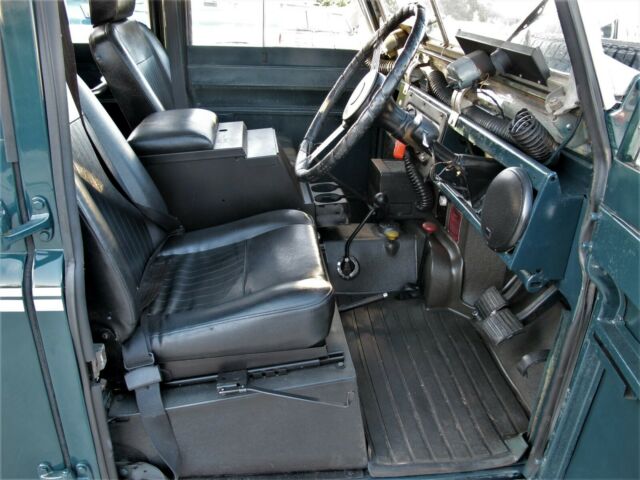 Land Rover Defender 1965 image number 30