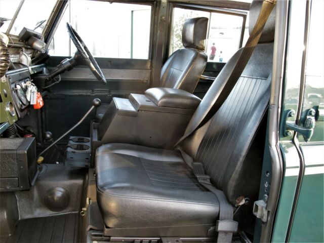 Land Rover Defender 1965 image number 31